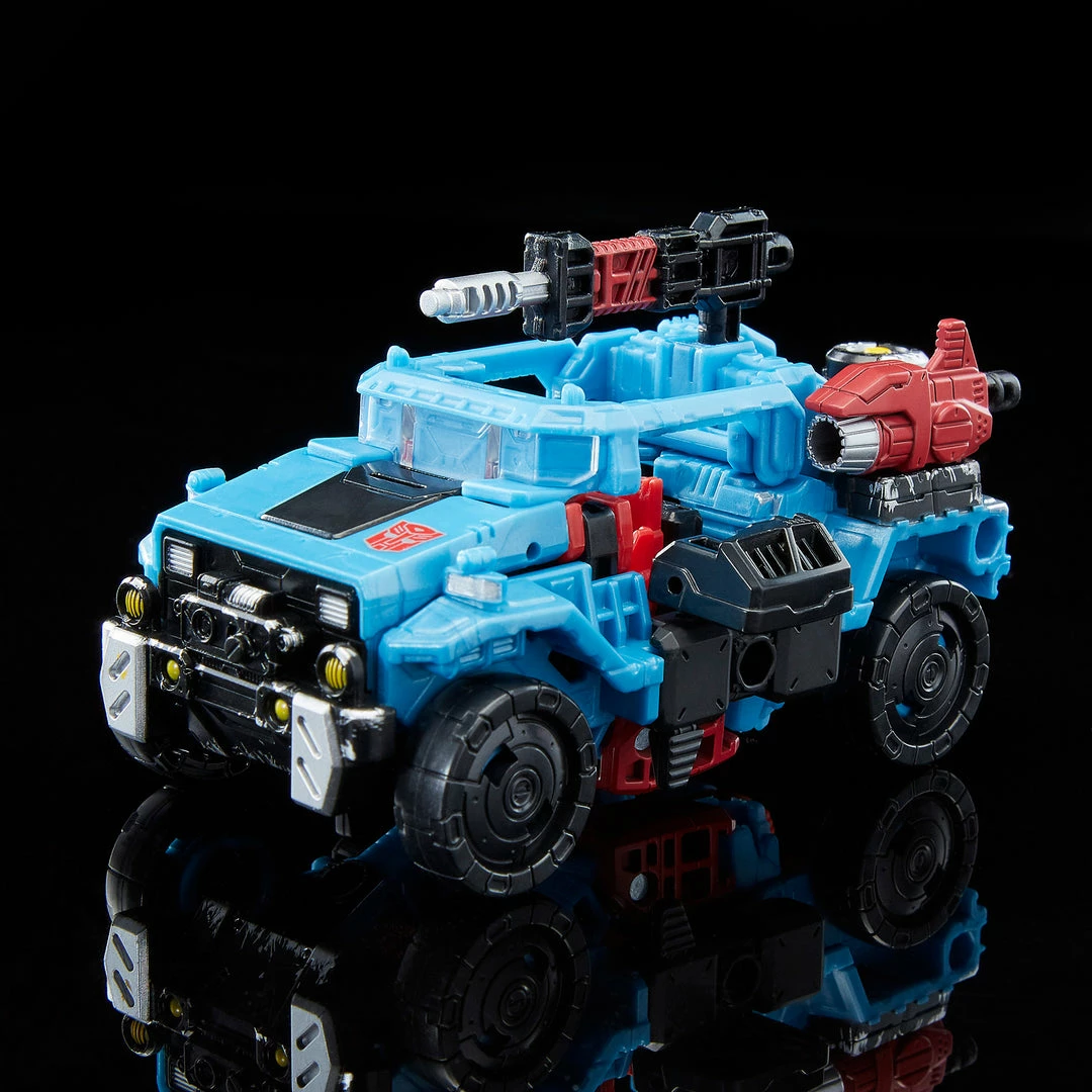 Transformers Generations Selects Deluxe WFC-GS09 Hot Shot Figure