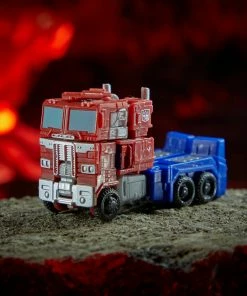 Transformers Generations War For Cybertron: Kingdom Core Class WFC-K1 Optimus Prime