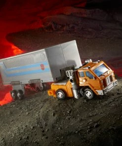 Transformers Generations War For Cybertron: Kingdom Deluxe WFC-K16 Huffer