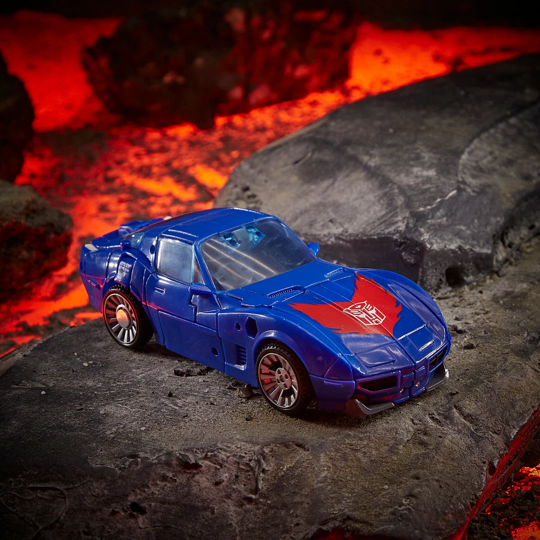 Transformers Generations War For Cybertron: Kingdom Deluxe WFC-K26 Autobot Tracks Back In Stock