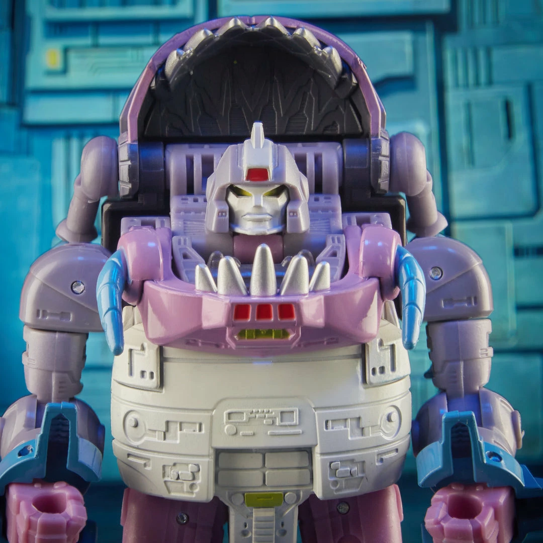 Transformers Studio Series 86-08 Deluxe Class The Transformers: The Movie Gnaw