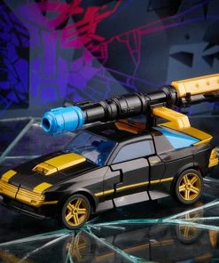 Transformers Generations Shattered Glass Collection Autobot Goldbug & IDW’s Shattered Glass— Goldbug (Exclusive Hasbro Pulse Variant Cover) Hasbro Pulse Exclusives