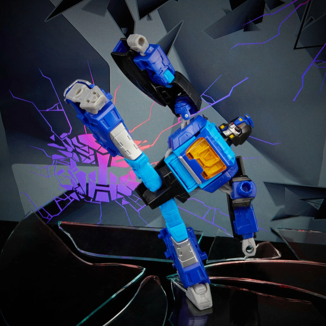 Transformers Generations Shattered Glass Collection Blurr & IDWâs Shattered GlassâBlurr (Exclusive Hasbro Pulse UV Foil Variant Cover)